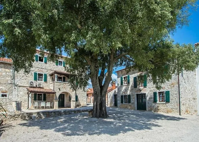 Villa Antonci-18, Pool, 3 Houses, Jacuzzi, Private Territory