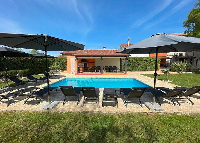 Villa Antonci-18, Pool, 3 Houses, Jacuzzi, Private Territory