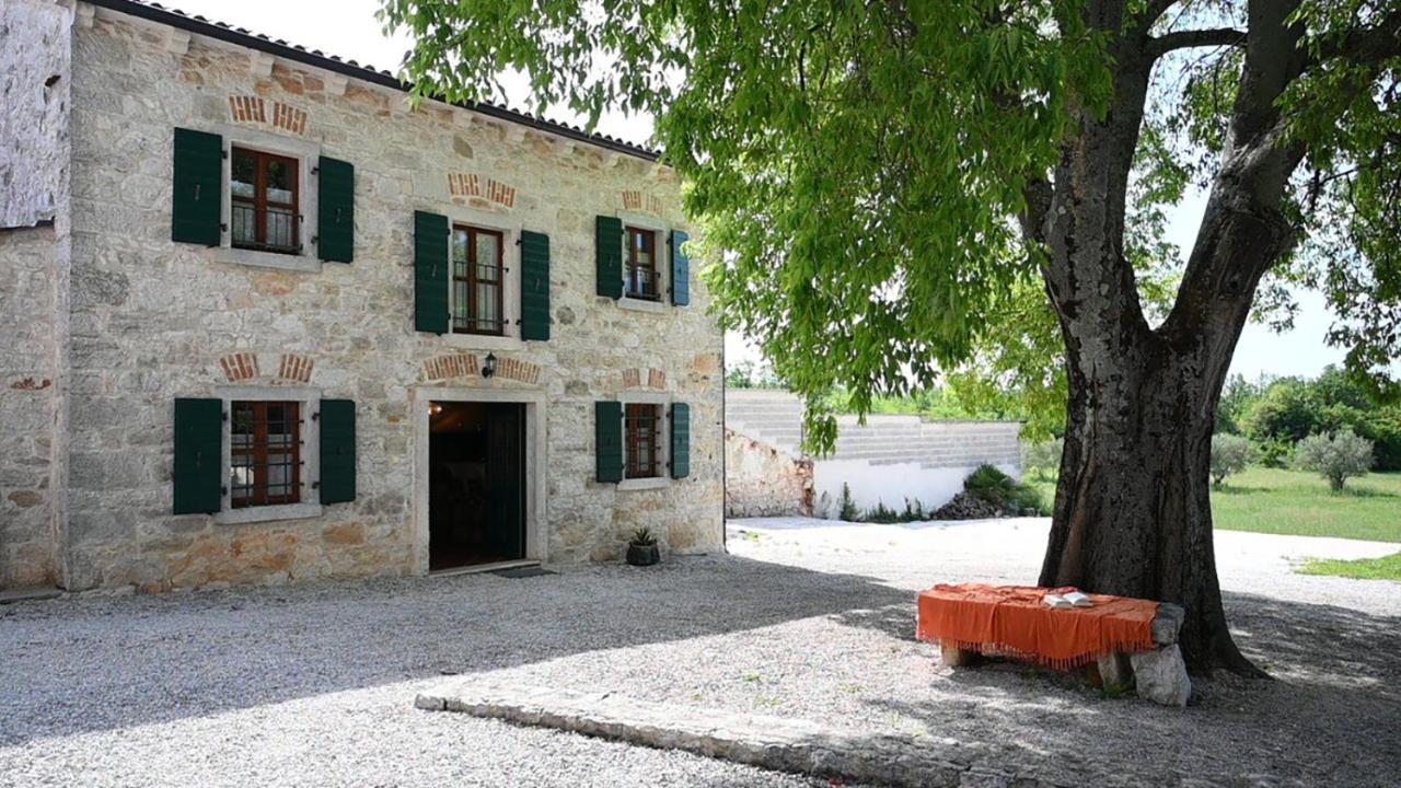 Antonci-18, Pool, 3 Houses, Jacuzzi, Private Territory Villa *