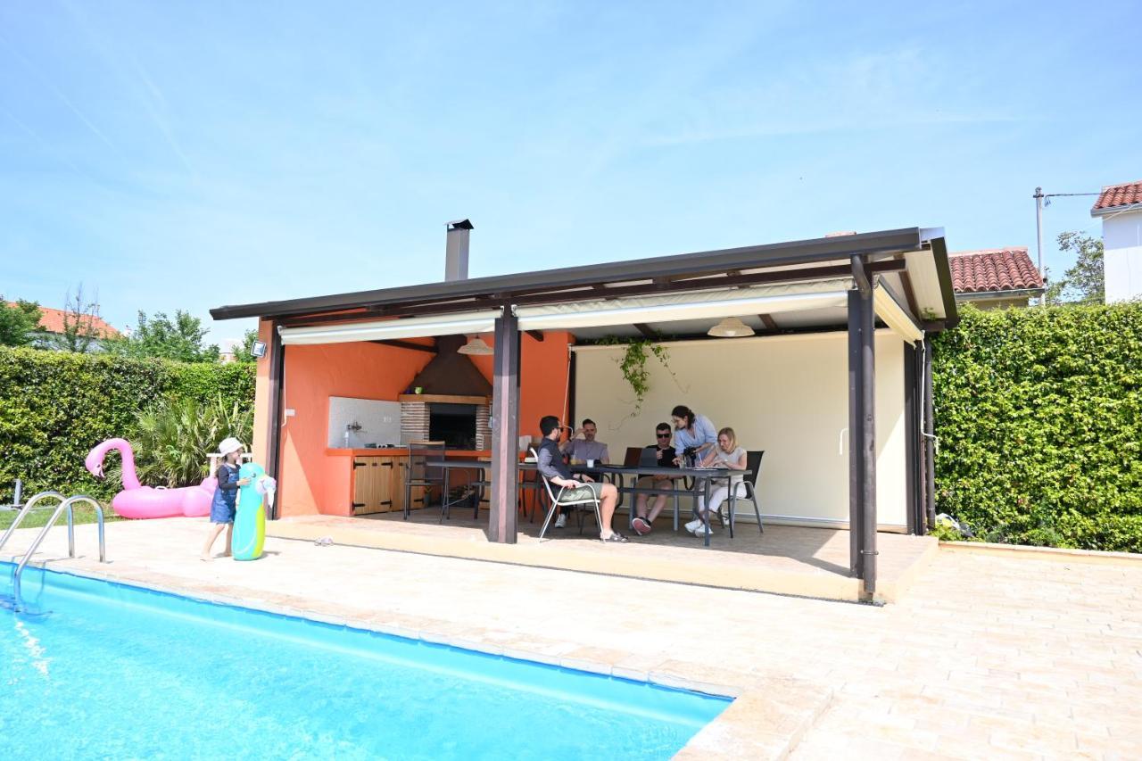 Antonci-18, Pool, 3 Houses, Jacuzzi, Private Territory * Antonci (Porec)