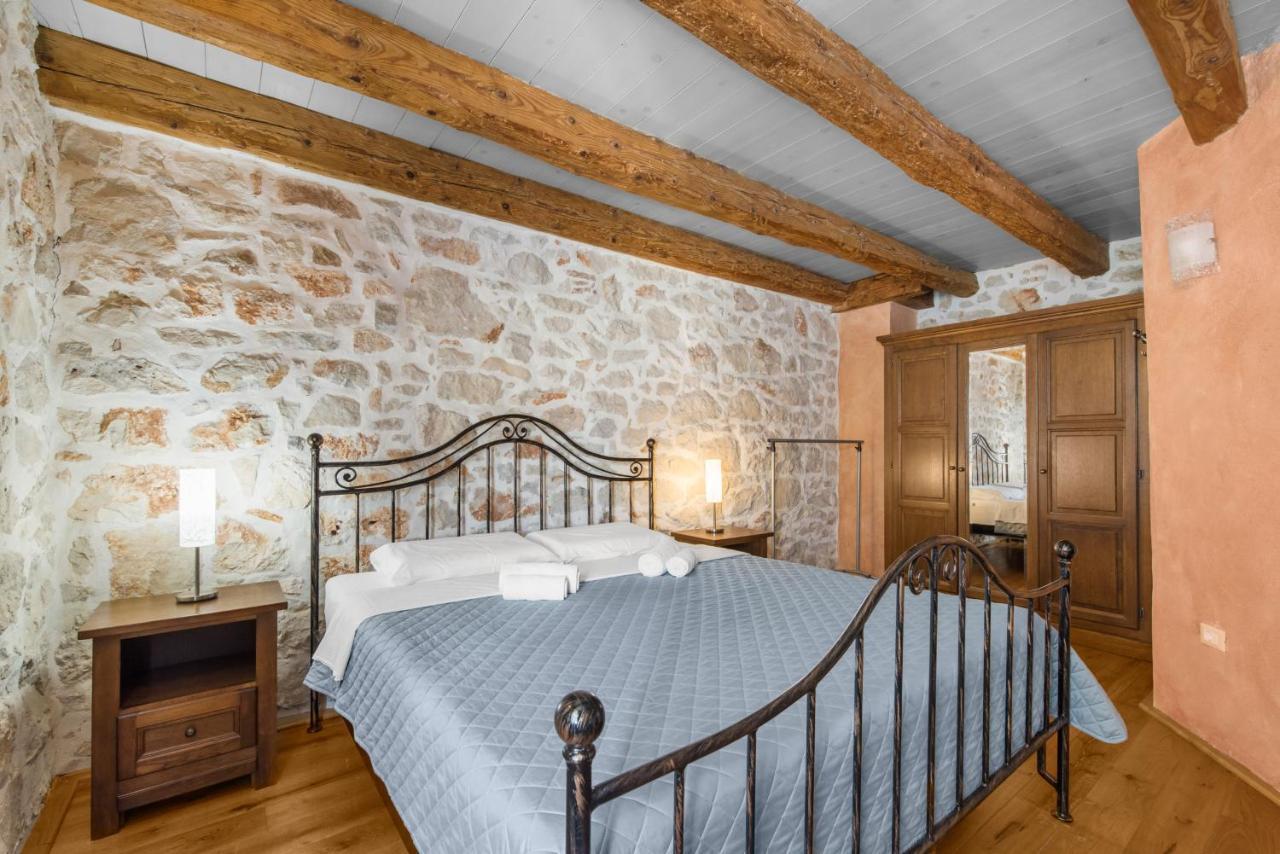 Antonci-18, Pool, 3 Houses, Jacuzzi, Private Territory