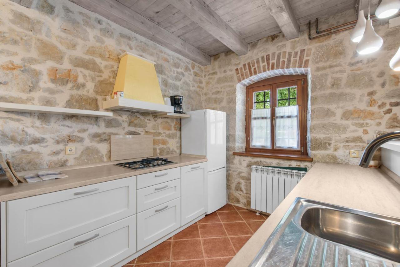 Antonci-18, Pool, 3 Houses, Jacuzzi, Private Territory *