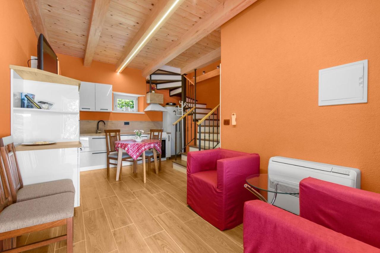 Antonci-18, Pool, 3 Houses, Jacuzzi, Private Territory Villa Antonci (Porec)