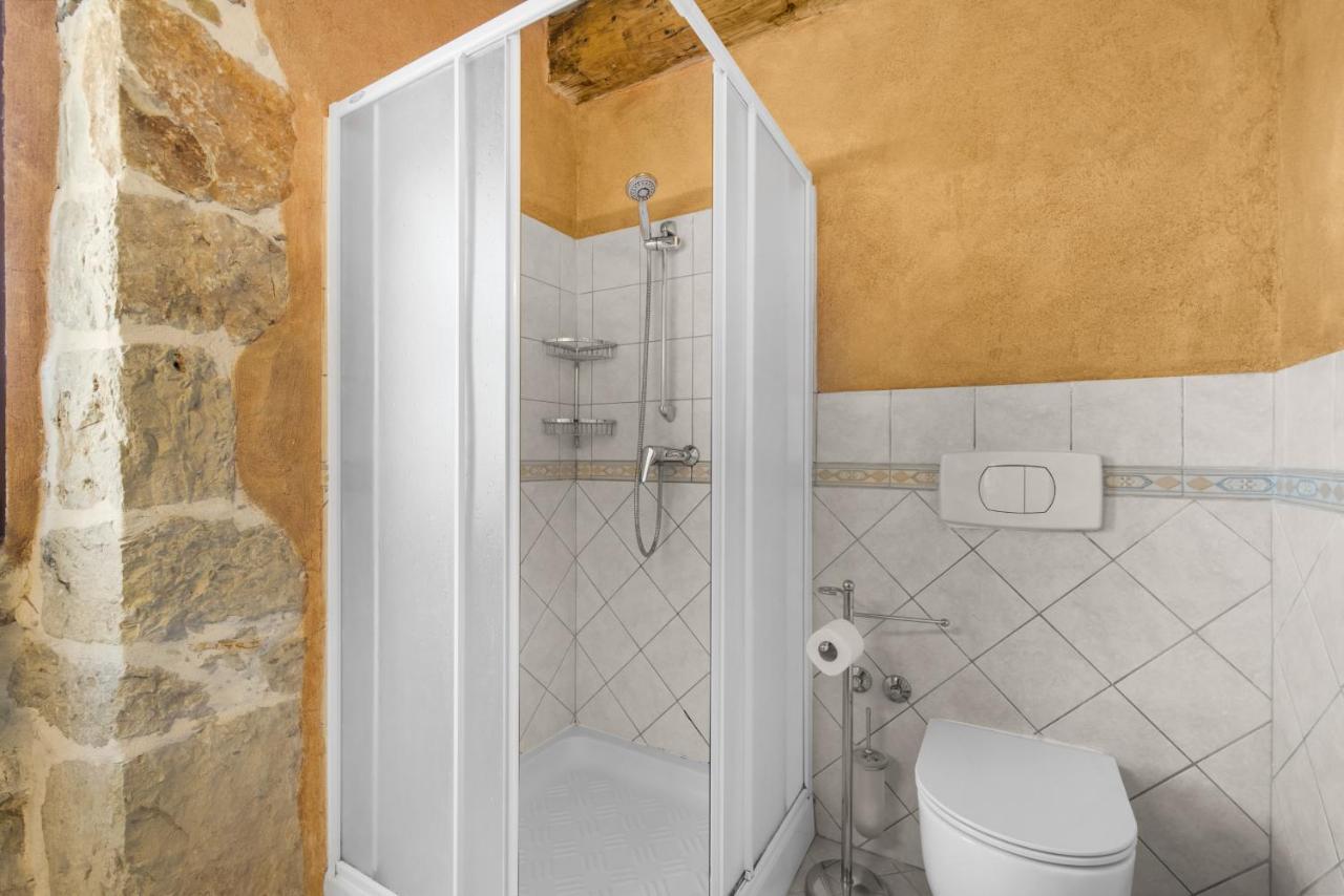 Antonci-18, Pool, 3 Houses, Jacuzzi, Private Territory Villa *