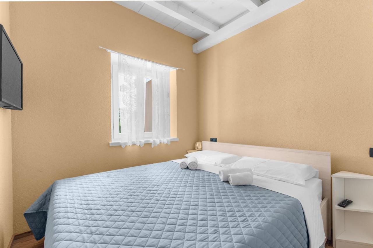 Antonci-18, Pool, 3 Houses, Jacuzzi, Private Territory
