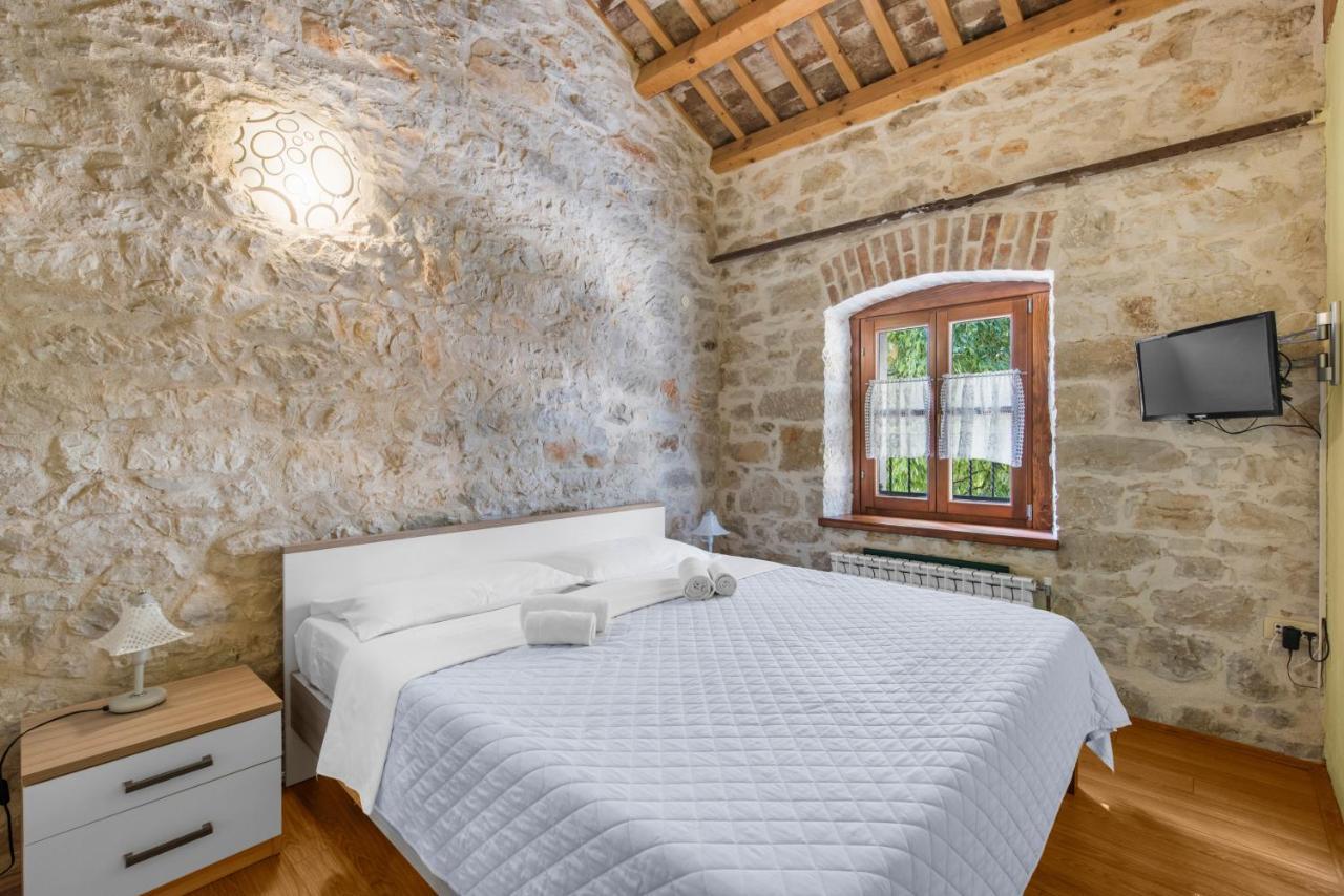 Villa Antonci-18, Pool, 3 Houses, Jacuzzi, Private Territory