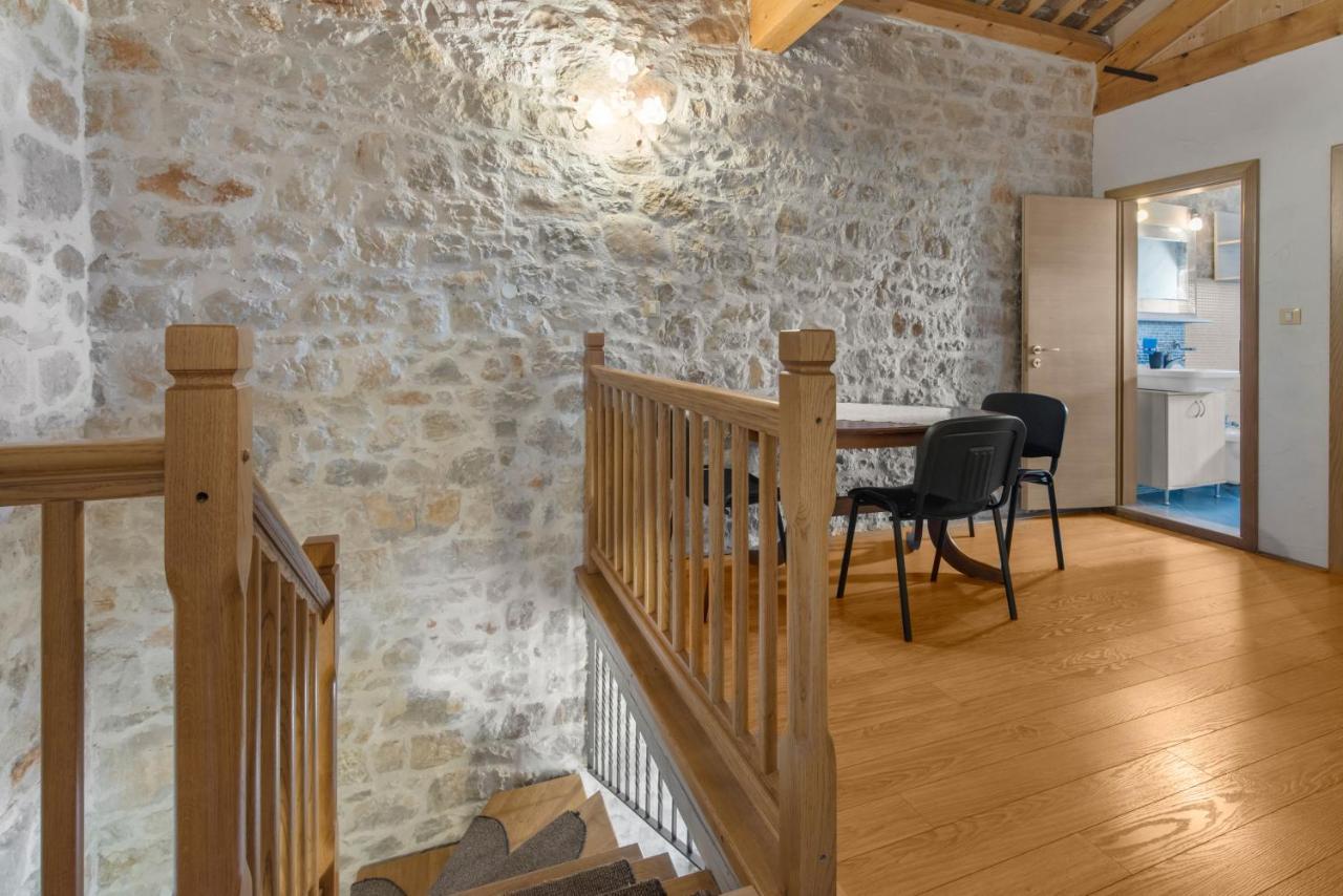 Antonci-18, Pool, 3 Houses, Jacuzzi, Private Territory *
