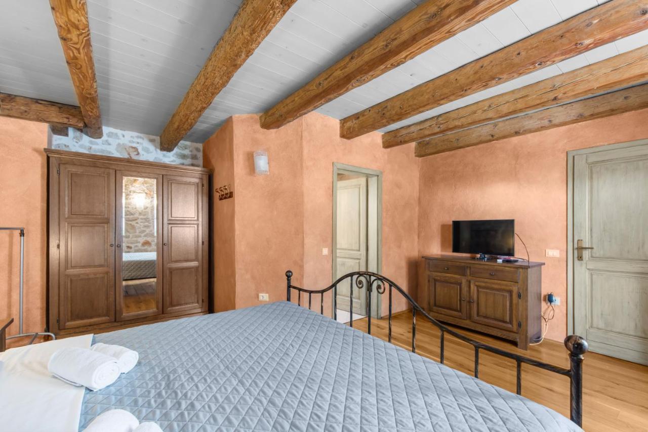 Antonci-18, Pool, 3 Houses, Jacuzzi, Private Territory
