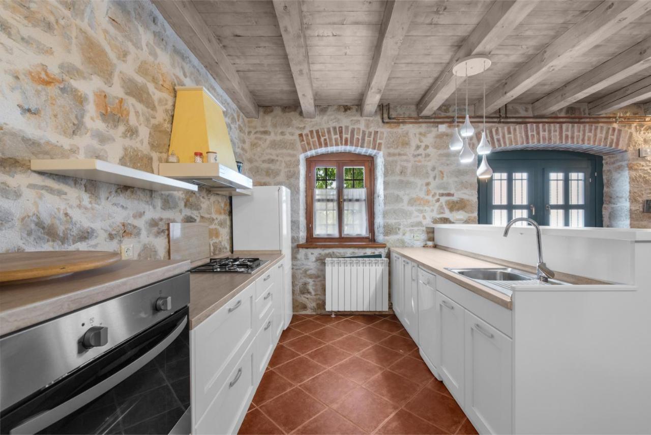 Antonci-18, Pool, 3 Houses, Jacuzzi, Private Territory Villa Antonci (Porec)