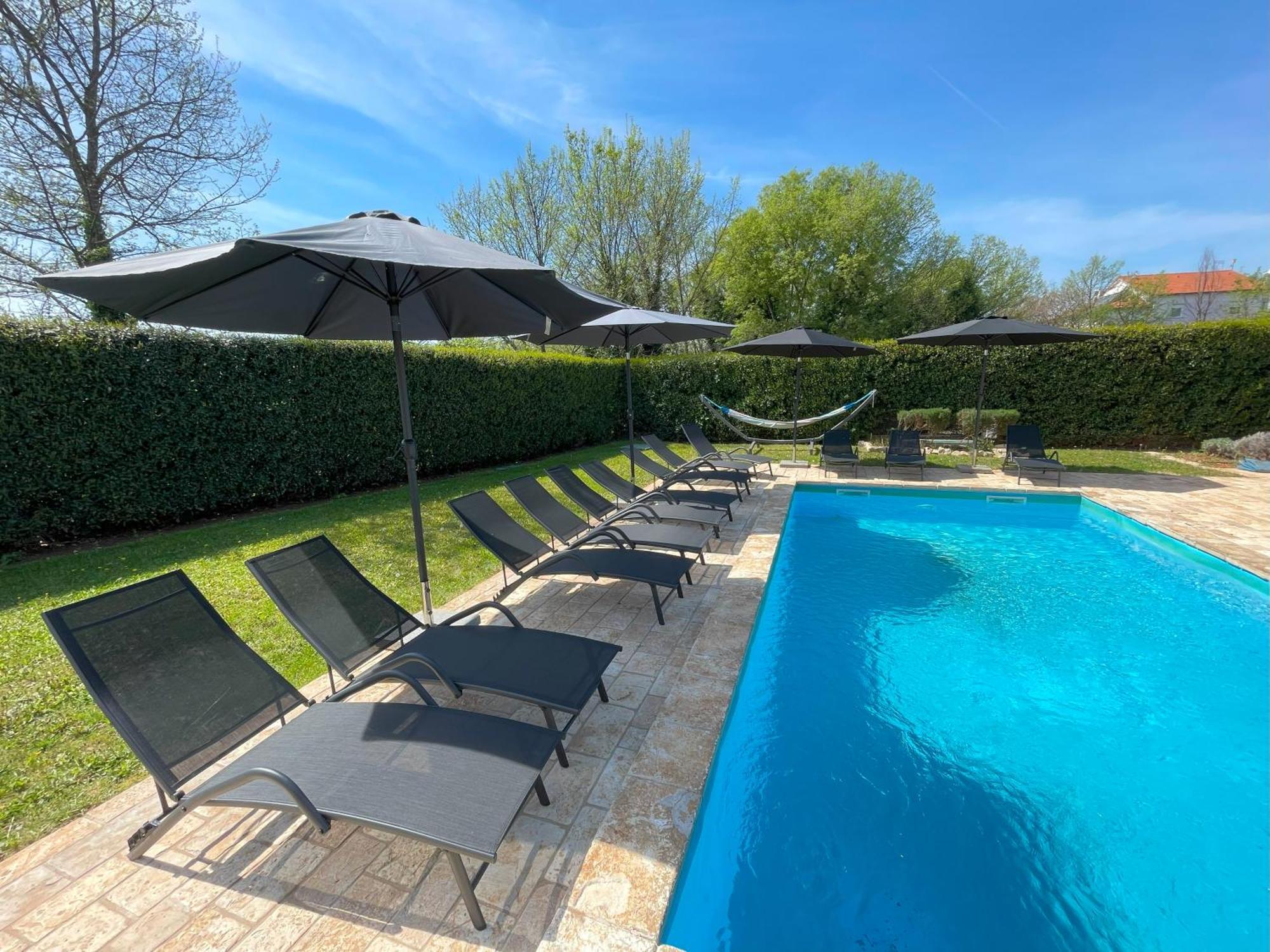Antonci-18, Pool, 3 Houses, Jacuzzi, Private Territory Villa *