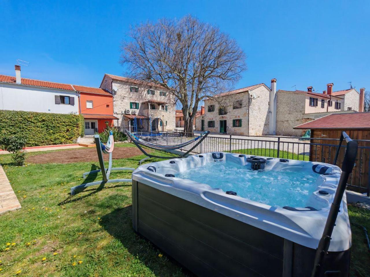 Antonci-18, Pool, 3 Houses, Jacuzzi, Private Territory Villa *
